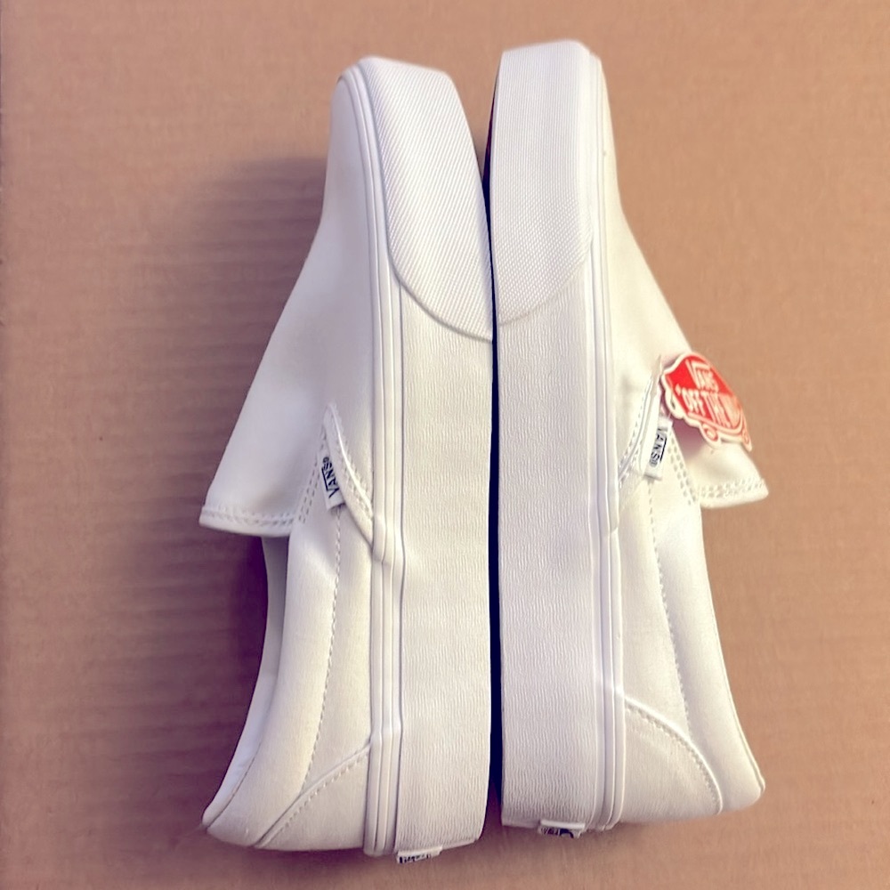 New In Box Vans Classic Slip-On Platform True White Skate Sneaker Shoes - Picture 5 of 5